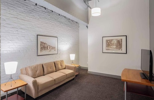 Downtown Columbus Hotel | Convenient Stay, Superb Location Downtown! Near Columbus Museum of Art