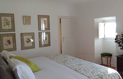 Pinheiro Grande Bed & Breakfast | Convento Inn and Artist Residencies