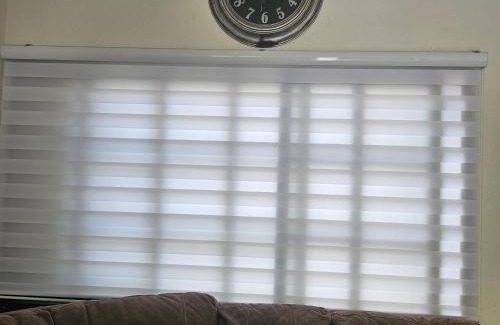 Ramat Gan Apartment | COOL PLACE חדרים מפוארים בר"ג - חניית רכבים חינם - מיקום מרכזי בין פ"ת לת"א - קרוב לבי"ח "שיבא" - לשירות האורחים כורסת מסאז' ומכונת נספרסו - חשבונית מס l