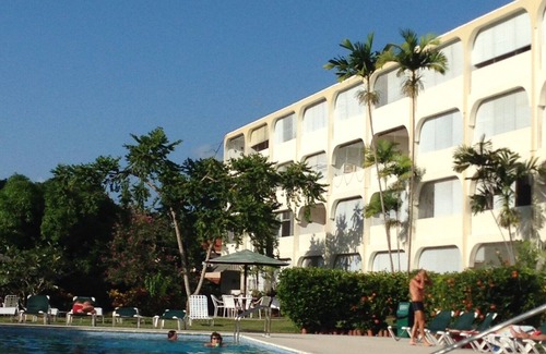 Halcyon Heights Apartment | Cool top floor 1 bed Apartment with Shared Pool and Beach Club Membership.