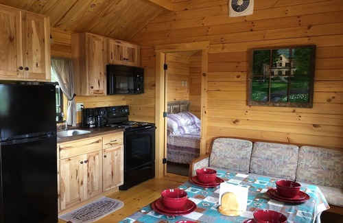 Milford Cabin | Cooperstown Double Play Hilltop Cabin A