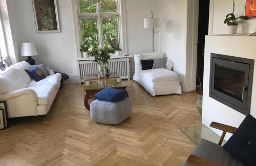 Hellerup House | Copenhagen Open Plan House in Hellerup