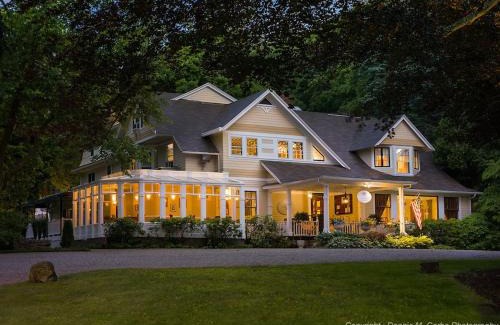 Ivoryton Hotel | Copper Beech Inn