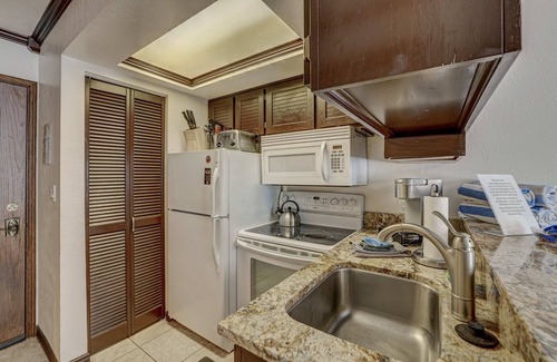 Brian Head Condo | Copper Chase Condo 104 Community pool, Jacuzzi