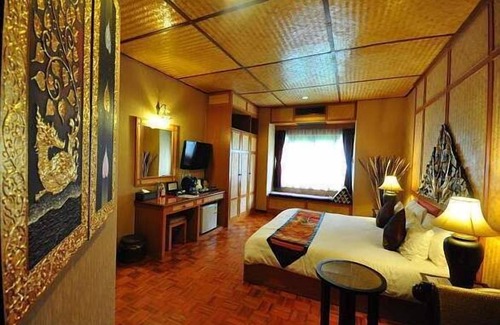 Phongprasan Resort | Coral Hotel Bangsaphan