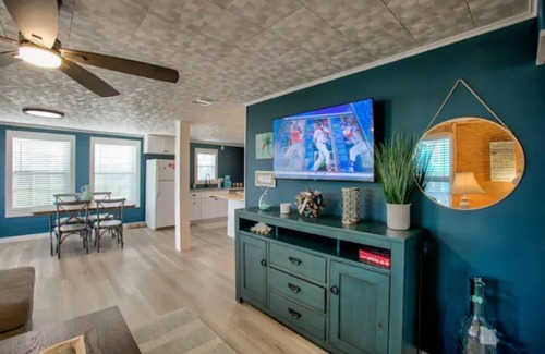 Pirates Beach West House | Coral Reef - BeachSide Getaway, King Bed, EV Charging, Fast WiFi, Roku TVs