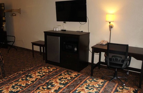 Waite Park House | Coratel Inn & Suites By Jasper Waite Park - 2 Queen Bed Non-Smoking