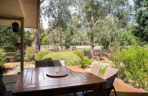 Halls Gap House | Corella Cottage, 3Br/2Bath Beautiful location & Kangaroos galore!