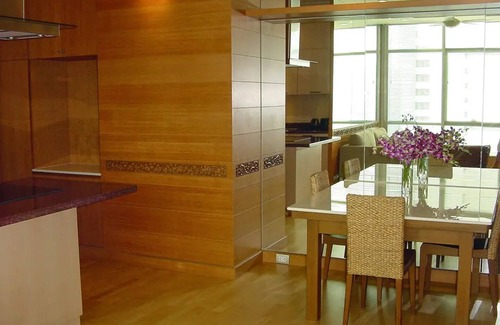 Khlong Ton Sai Apartment | Corner river view one bedroom apartment