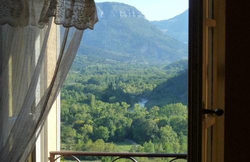 Cornillon-sur-lʼOule Cottage | Cornillon Sur L Oule: Country Cottage/Gite - Cornillon sur l'Oule