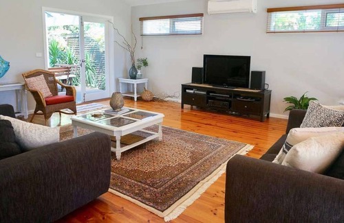 Point Lonsdale House | CORSAIR BREEZE - A Wonderful Family Getaway with in ground solar heated pool.
