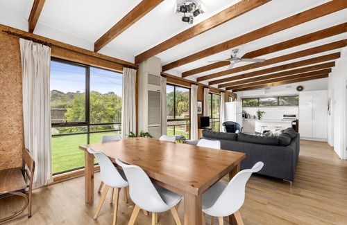 Queenscliff House | Corsair Cottage- Opposite beach