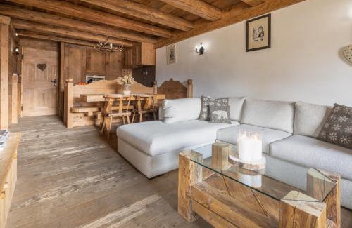 Cortina d'Ampezzo Historic Centre Apartment | Cortina Lodge Stunning View R&R