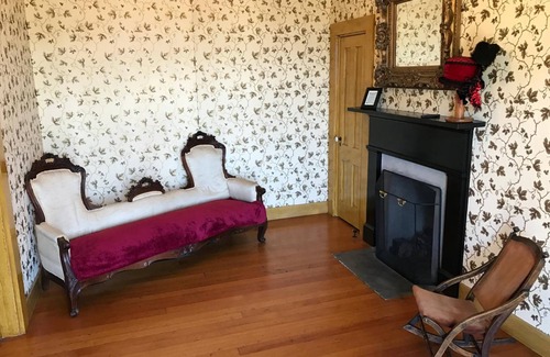 Old Town Hotel | Cosmopolitan Hotel & Restaurant