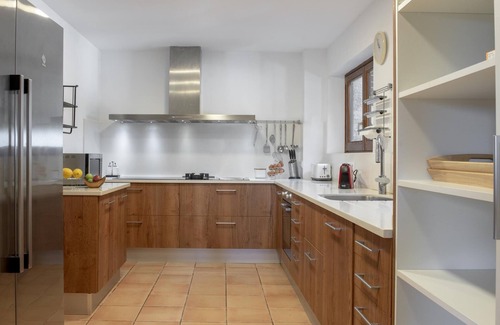 Ventallo Villa | Costa Brava Apartment, Casa Empordà, private pool, barbecue, beaches