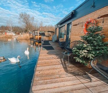 Kryspinow Apartment | Costa del Kryspi Całoroczne Domy na Wodzie