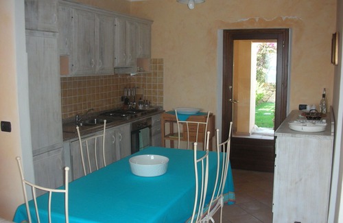 Abbiadori House | Costa Smeralda Abbiadori house sleeps 5 with garden and views
