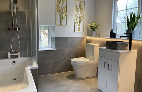 Crowborough Cottage | Cosy 18th-Century Cottage in Crowborough with Log Burner, Near Ashdown Forest