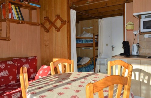 Pyrenees 2000 Ski Chalet | Cosy 2-Room Chalet, Sleeps 4, South-Facing Terrace, 500m to Slopes, All Amenities