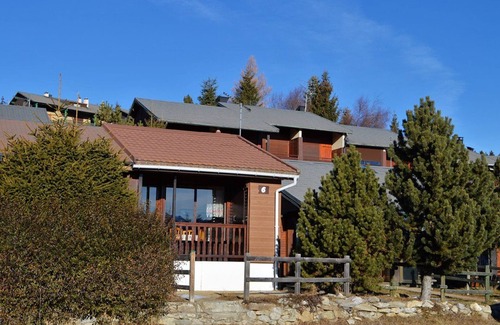 Pyrenees 2000 Ski Chalet | Cosy 2-Room Chalet, Sleeps 4, South-Facing Terrace, 500m to Slopes, All Amenities