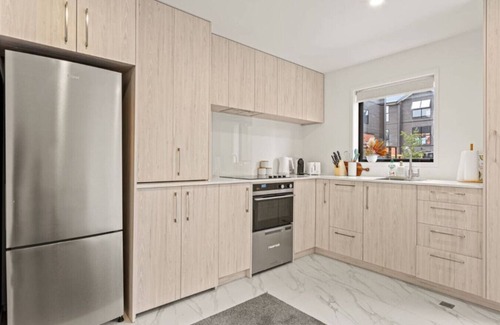 Henderson House | Cosy and Stylish Auckland Home