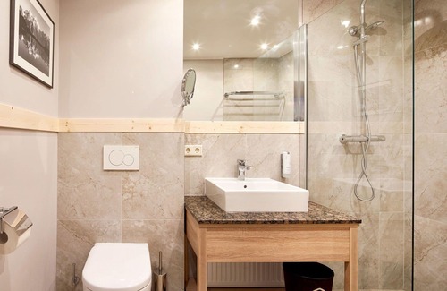 Katschberg Apartment | Cosy apartment with WIFI, pool, TV, balcony, pets allowed, panoramic view and parking