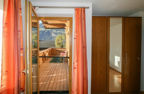 Bruck am Ziller Apartment | Cosy apartment for 4 guests with WIFI, TV and balcony