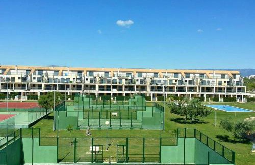 San Jorge Apartment | Cosy Apartment in Castellón with Shared Pool, 55 sqm