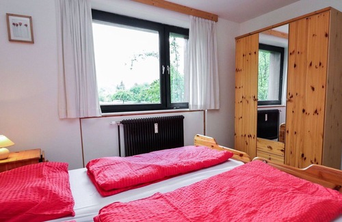 Muhldorf Apartment | Cosy apartment for 8 people with WIFI, TV, balcony and parking