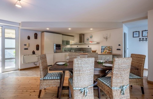 Monteu Roero Apartment | Cosy apartment for 6 guests with WIFI, A/C, private pool, TV, terrace and pets allowed