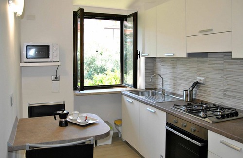 Formia Apartment | Cosy apartment for 4 guests with WIFI, A/C, TV, terrace and pets allowed