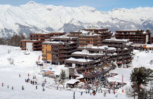 Sion Apartment | Cosy apartment for 4 people with pool, WIFI, TV, balcony and panoramic view