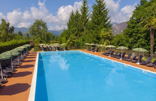 Campi Apartment | Cosy apartment for 4 people with hot tub, pool, WIFI, TV, terrace and pets allowed