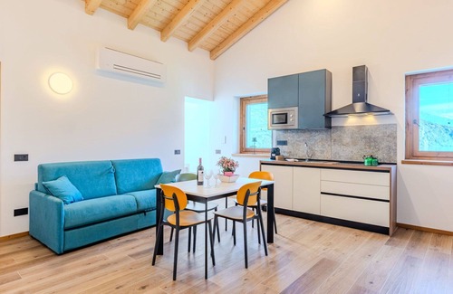 Verceia Apartment | Cosy apartment for 6 guests with A/C, WIFI, TV and terrace