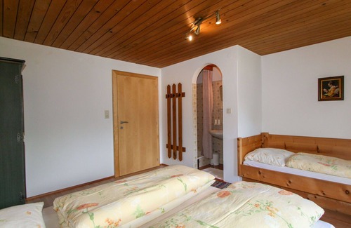 Laimach Apartment | Cosy apartment for 8 people with WIFI, TV, balcony and parking