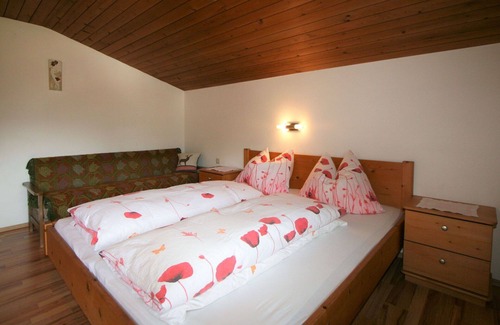 Laimach Apartment | Cosy apartment for 8 people with WIFI, TV, balcony and parking