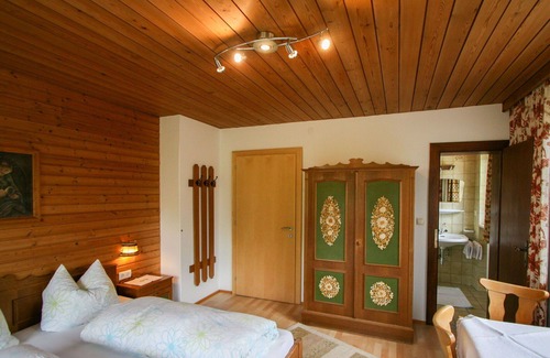 Laimach Apartment | Cosy apartment for 8 people with WIFI, TV, balcony and parking