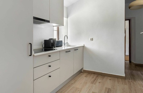 Sao Martinho Villa | Cosy apartment in villa for 7 people with pool, WIFI, A/C, TV, terrace and parking