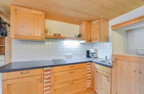 Lenggries Apartment | Cosy Apartment "Seekaralm" with Balcony, Garden & Wi-Fi