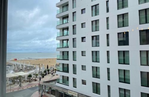 Knokke Apartment | Cosy Appartement- 2 slaapkamers schuin zeezicht met Garage