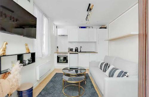 Quartier de la Folie-Mericourt Apartment | Cosy Apt - 2P - République - Marais