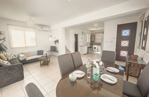 Kapparis Cottage | Cosy beach retreat,with a private pool; 5 minute walk to Kapparis sandy beach