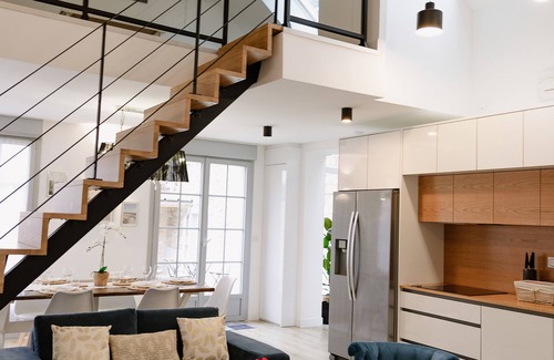 Arbonne-la-Foret House | Cosy Blue House in the heart of the forest, rated 4* Private gym in accommodation