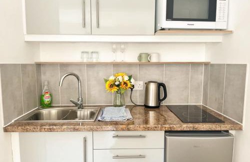 West Grinstead Apartment | Cosy Countryside Apartment near hiking trails