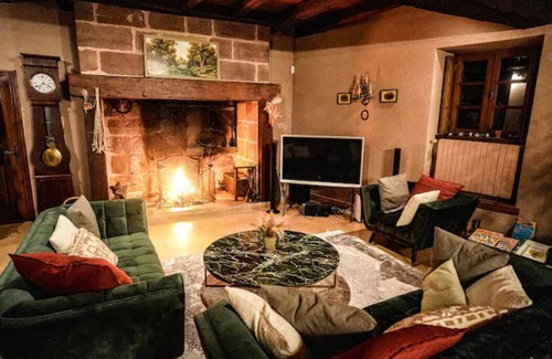 Allassac House | Cosy estate in the heart of nature