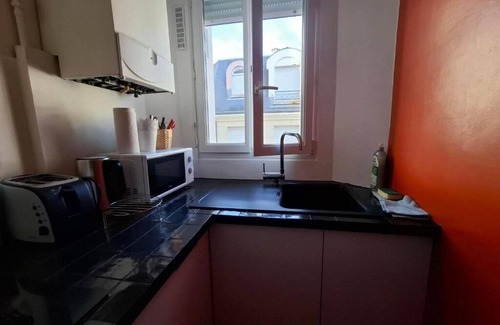 Maisons-Alfort Apartment | Cosy F2 at the gateway to Paris - 6 min by RER from Paris Gare de Lyon