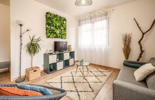 Lezignan-Corbieres Apartment | Cosy Green Clim Wifi Centre ville 2 pers