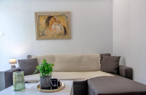 Kypseli Apartment | Cosy Hive in Athens