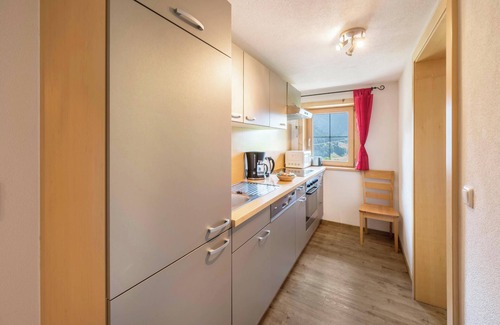 Jochberg Apartment | Cosy Holiday Apartment Vorderreith with Wi-Fi, Balcony, Garden