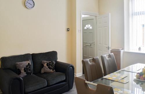 Clayton le Moors House | Cosy Home In Clayton-Le-Moors